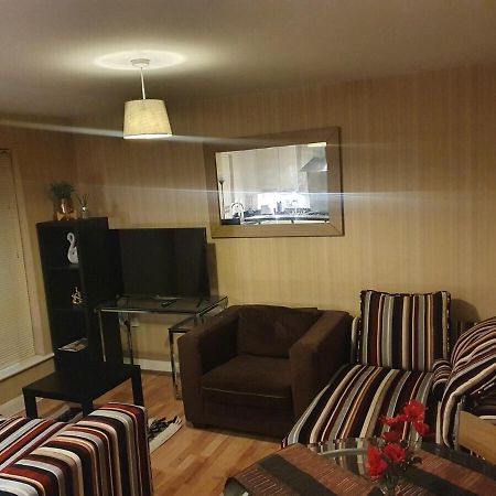 Two Bedroom Apartment, Free Parking, Close To Uclan And Free Wifi Πρέστον Εξωτερικό φωτογραφία