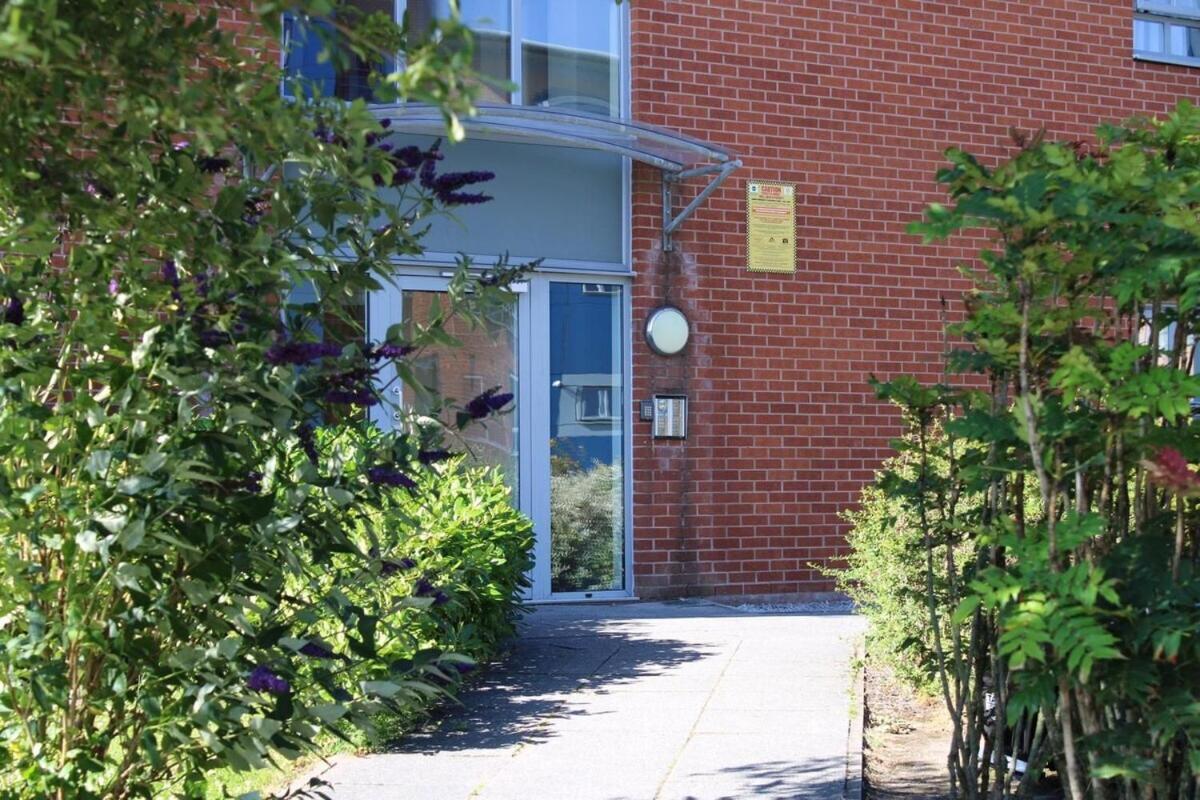 Two Bedroom Apartment, Free Parking, Close To Uclan And Free Wifi Πρέστον Εξωτερικό φωτογραφία