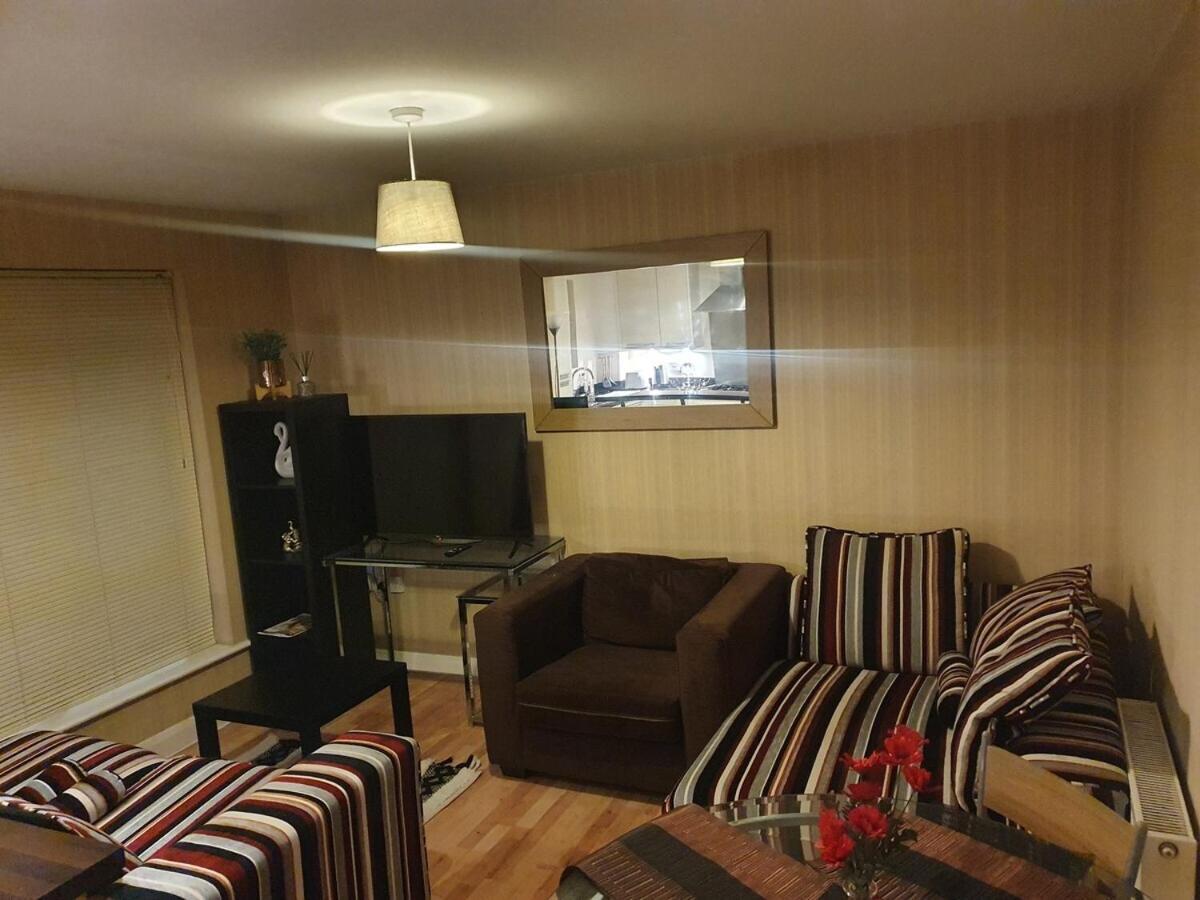 Two Bedroom Apartment, Free Parking, Close To Uclan And Free Wifi Πρέστον Εξωτερικό φωτογραφία
