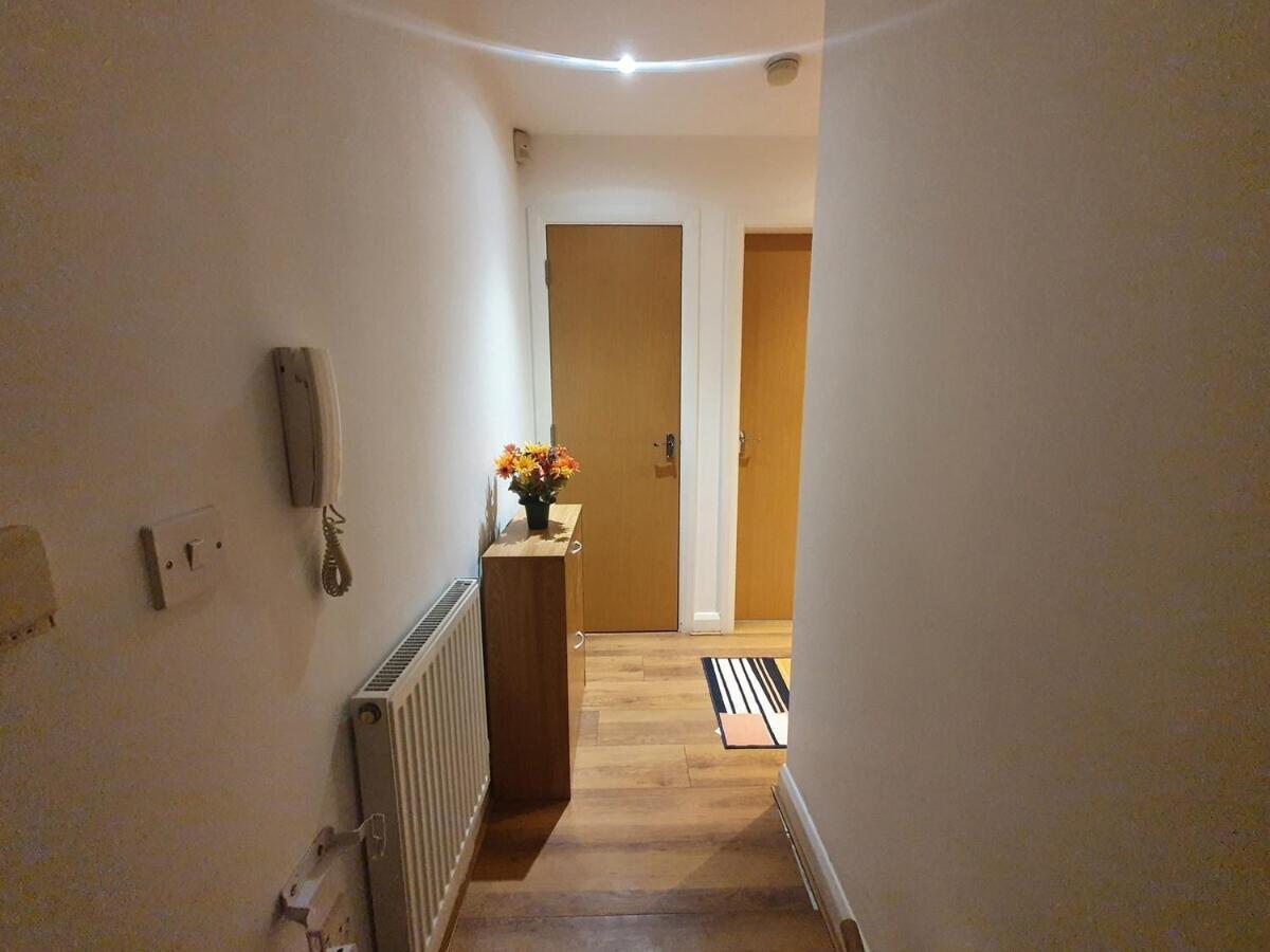 Two Bedroom Apartment, Free Parking, Close To Uclan And Free Wifi Πρέστον Εξωτερικό φωτογραφία